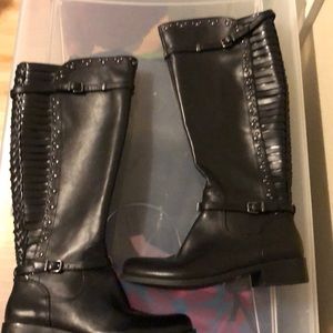 Gianni Bini black leather boots